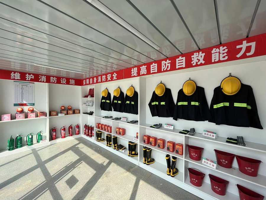 三分8號線(xiàn)項目部施工現場(chǎng)微型消防站內.jpg